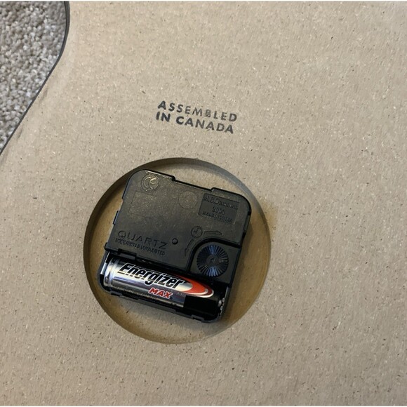 Vintage Elvis Presley King Lives Guitar Shaped Clock Wood Lacquered 32" X 11" - Picture 9 of 10